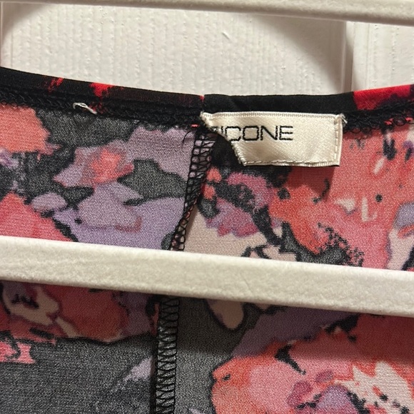 Floral Wrap Dress - Black and Red - Picture 4 of 5